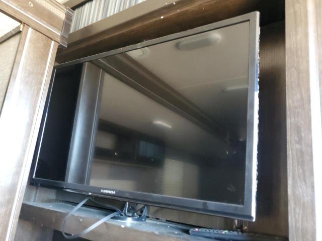 Crui Shadow Cru Image 4