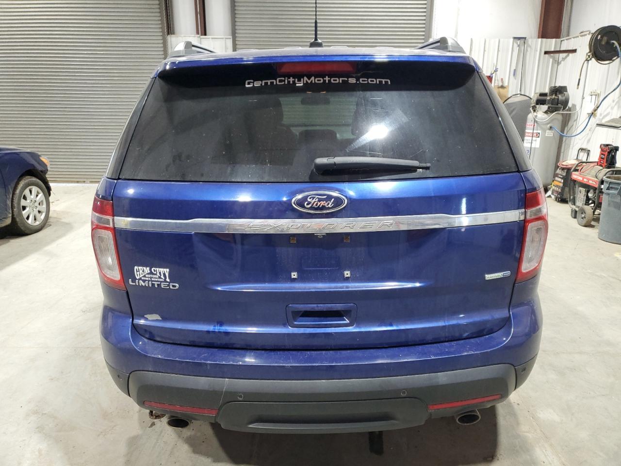 Ford Explorer Limited Image 10