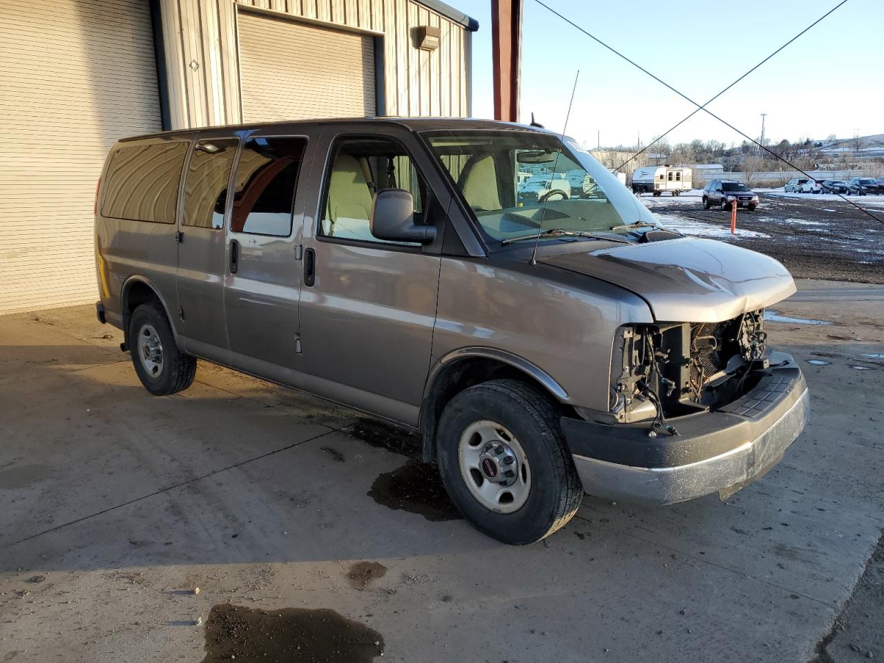 GMC Savana G2500 Lt Image 12