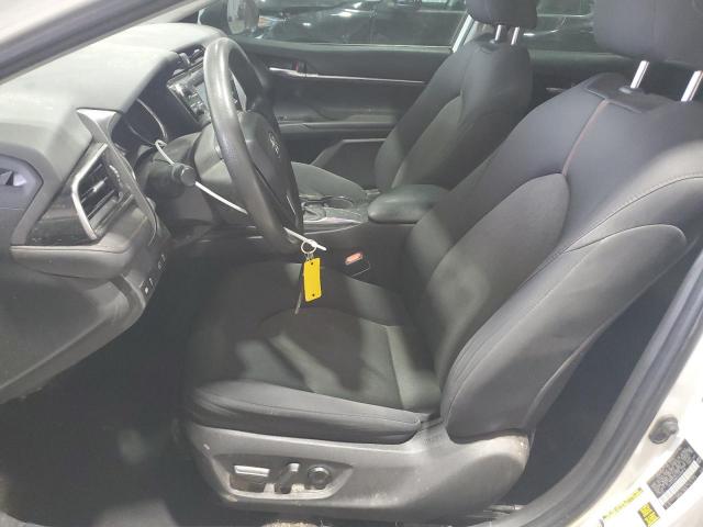 Toyota Camry Le Image 3