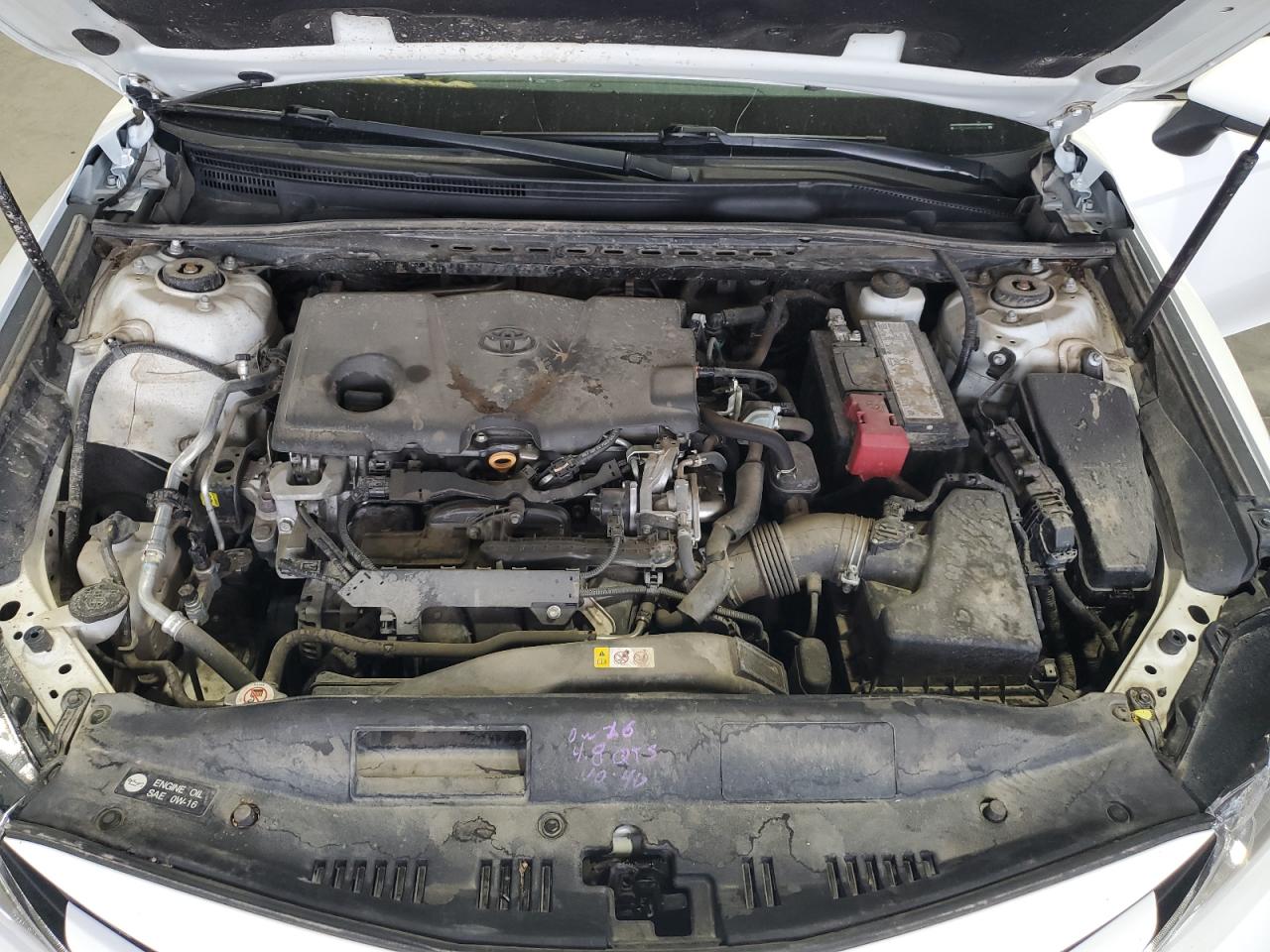 Toyota Camry Le Image 8