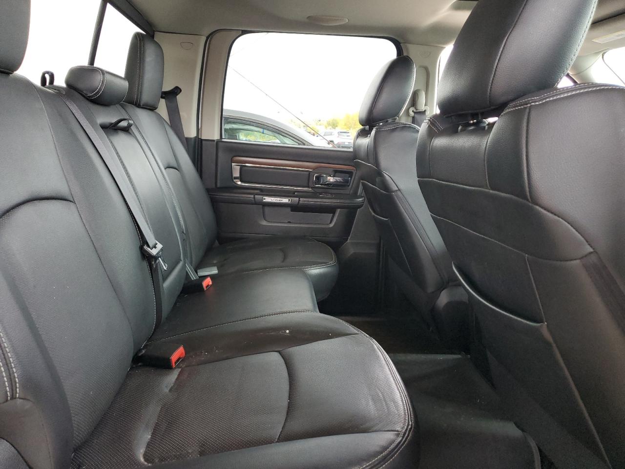 Ram 1500 Laramie Image 12