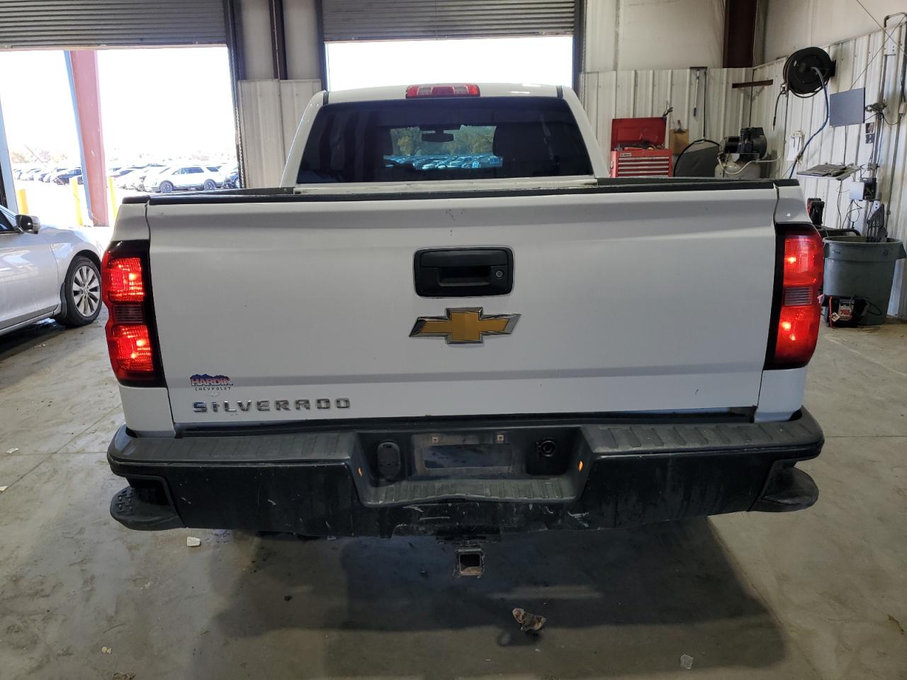Chevrolet Silverado K1500 Image 12