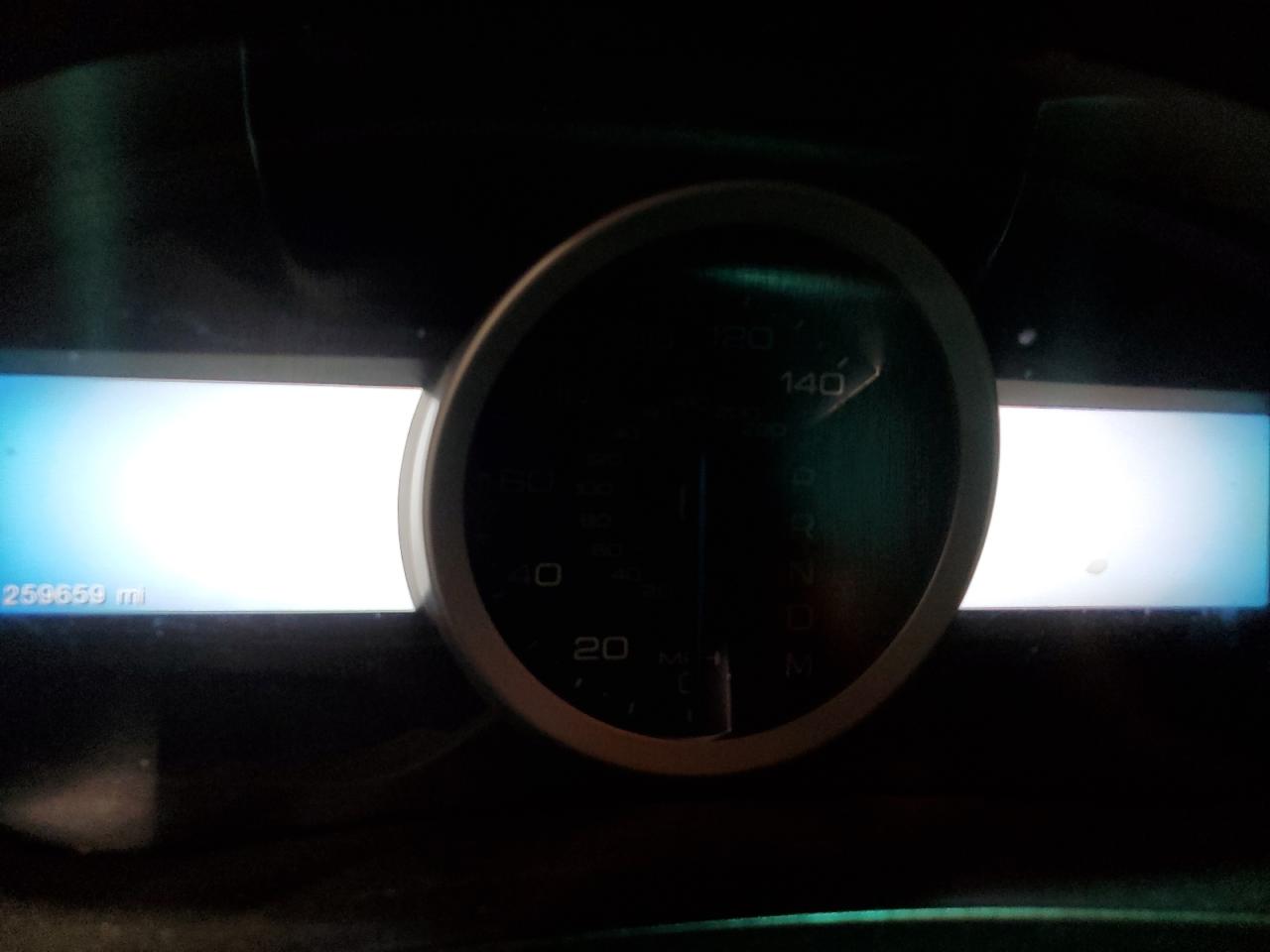 Ford Explorer Limited Image 11