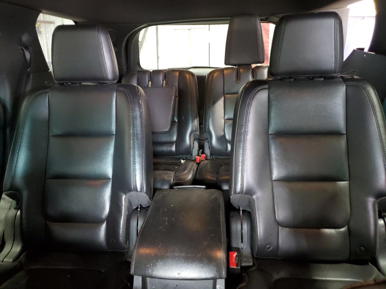 Ford Explorer Limited Image 9