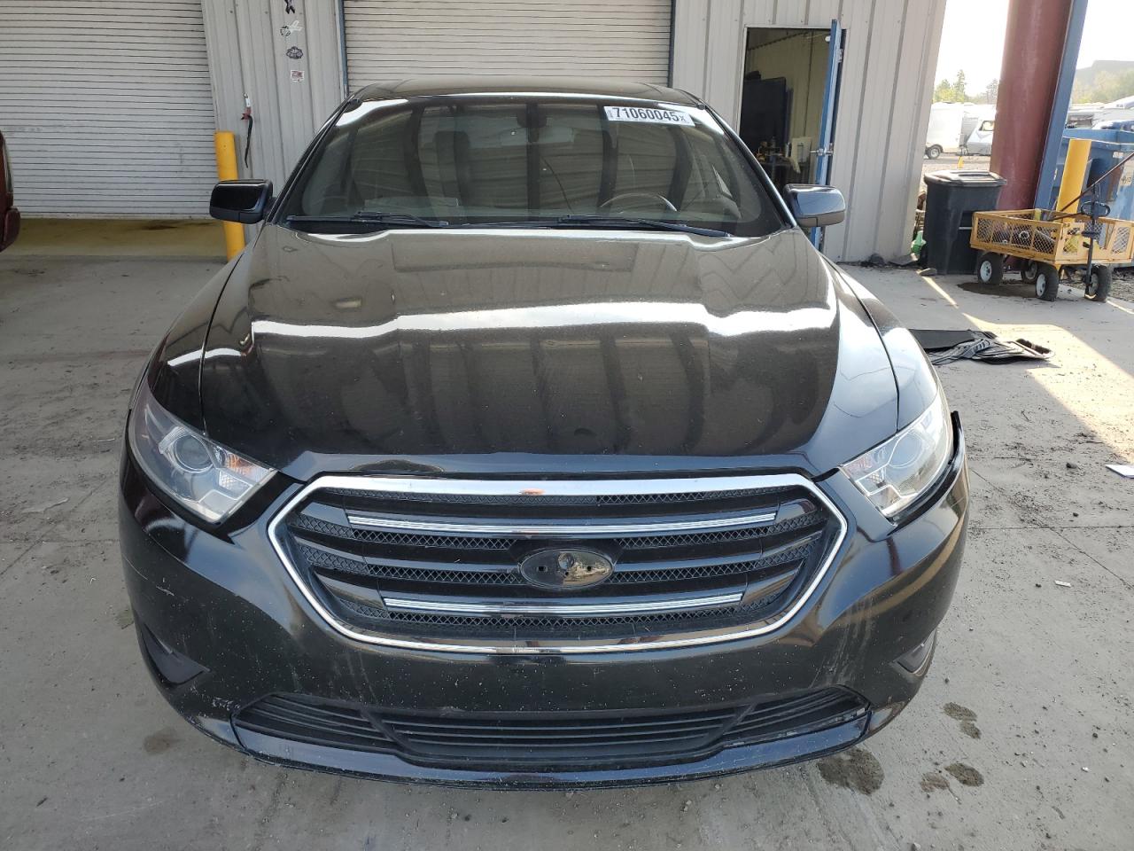 Ford Taurus Limited Image 11