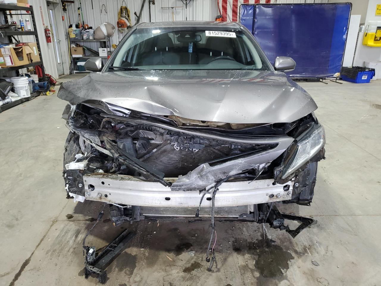 Toyota Camry Hybrid Image 8