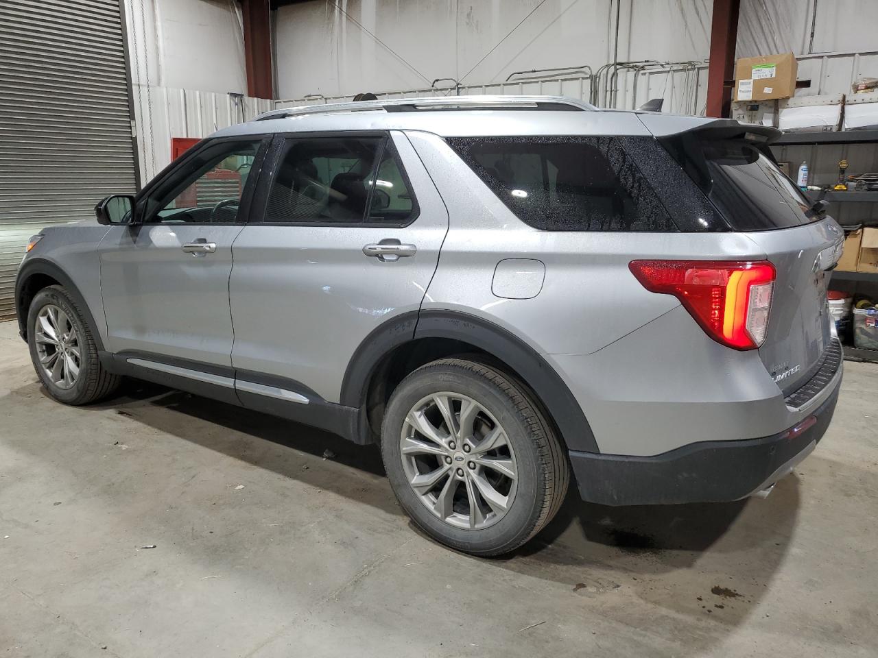 Ford Explorer Limited Image 4