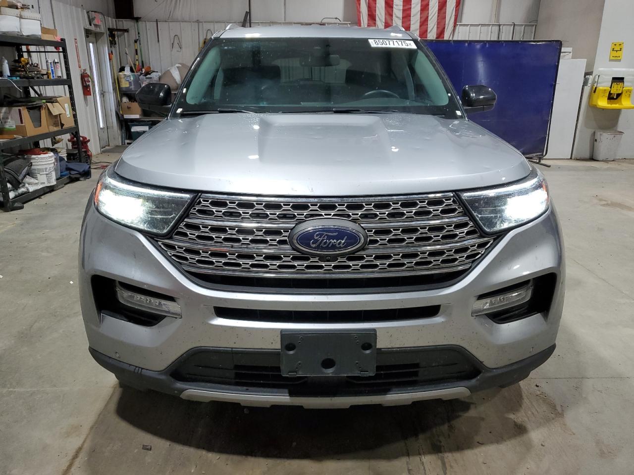 Ford Explorer Limited Image 3