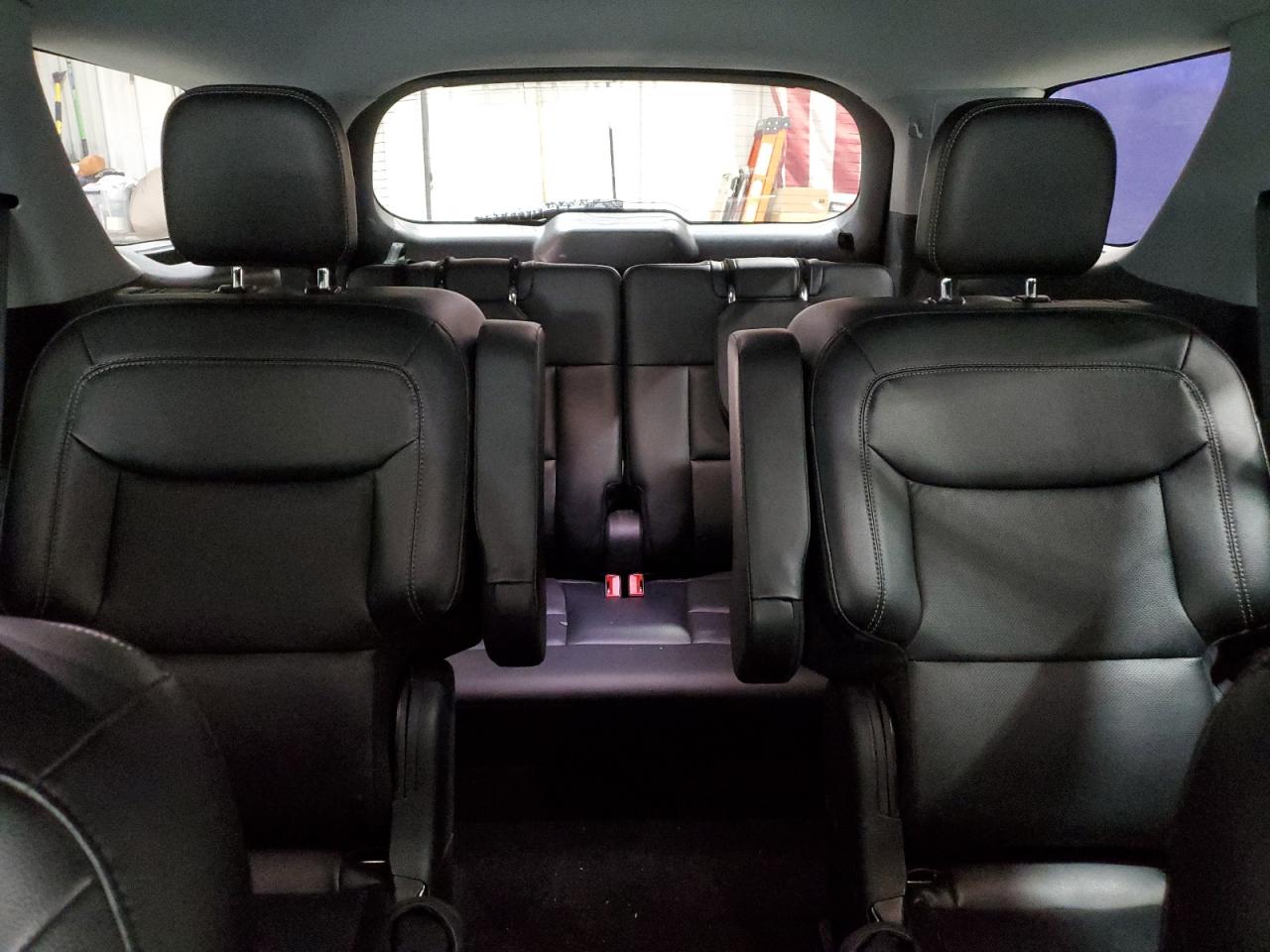 Ford Explorer Limited Image 9