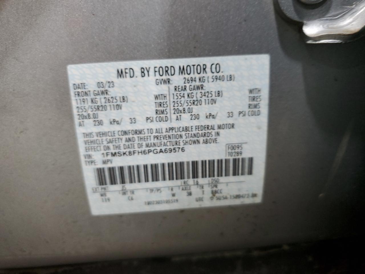 Ford Explorer Limited Image 8