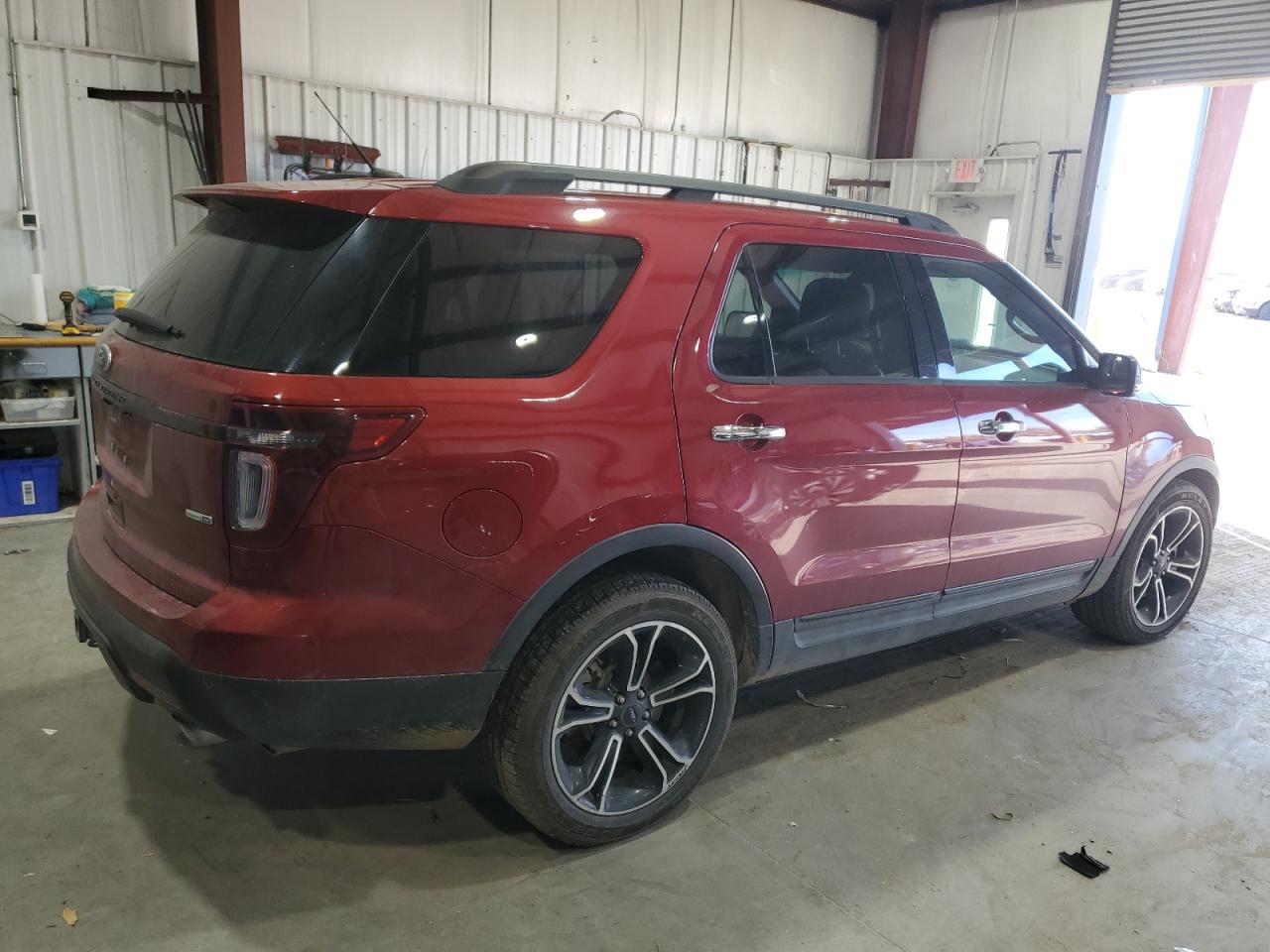 Ford Explorer Sport Image 4