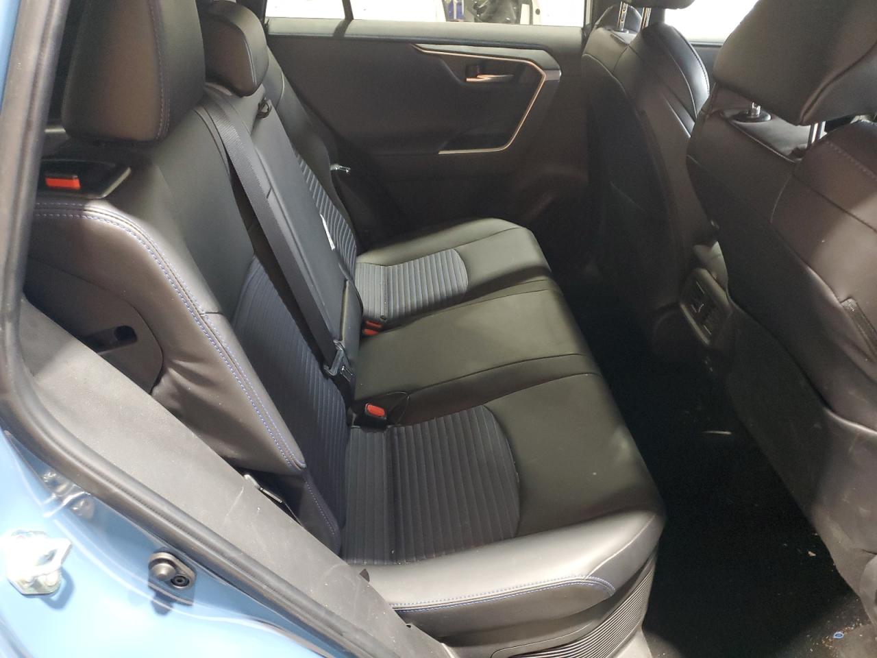 Toyota RAV4 Xse Image 5