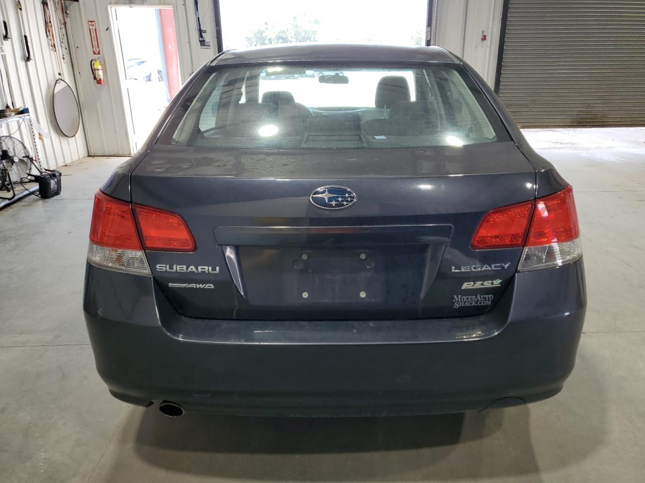 Subaru Legacy 2.5i Premium Image 8