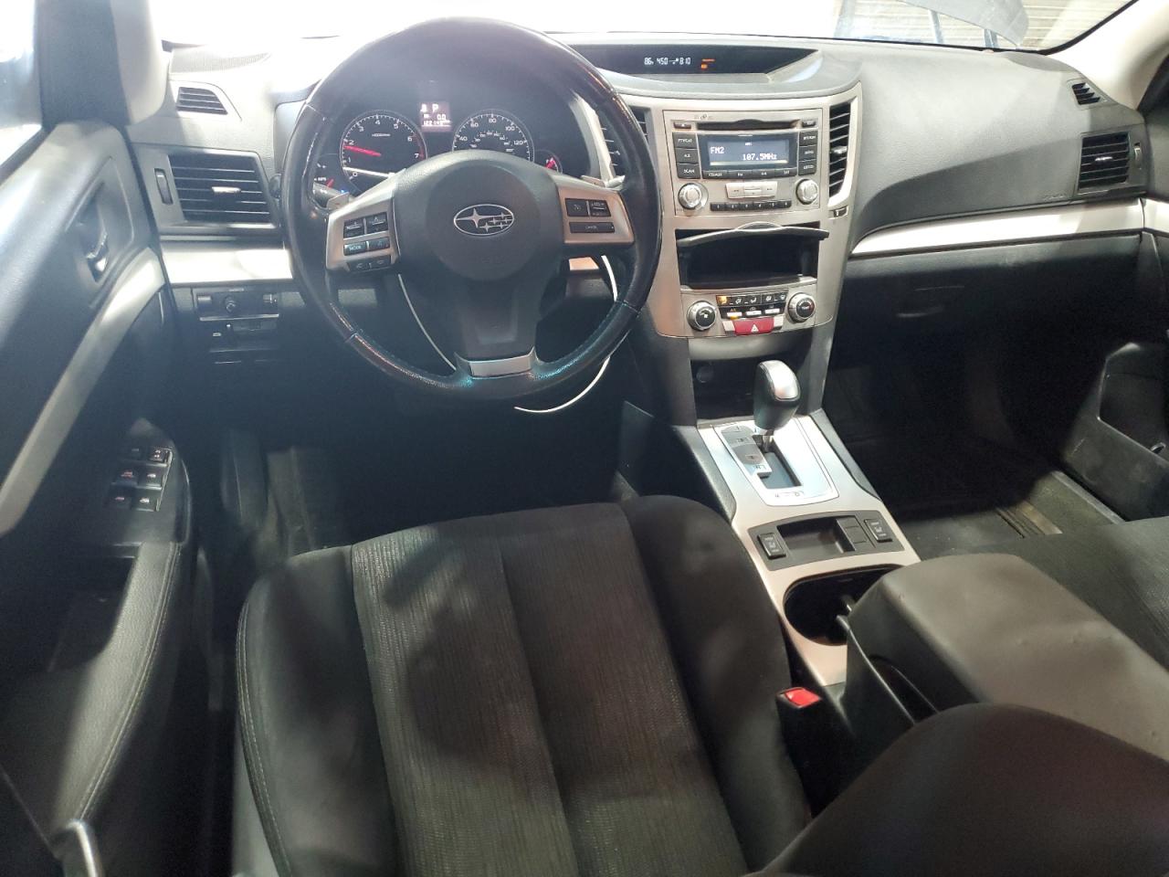 Subaru Legacy 2.5i Premium Image 2
