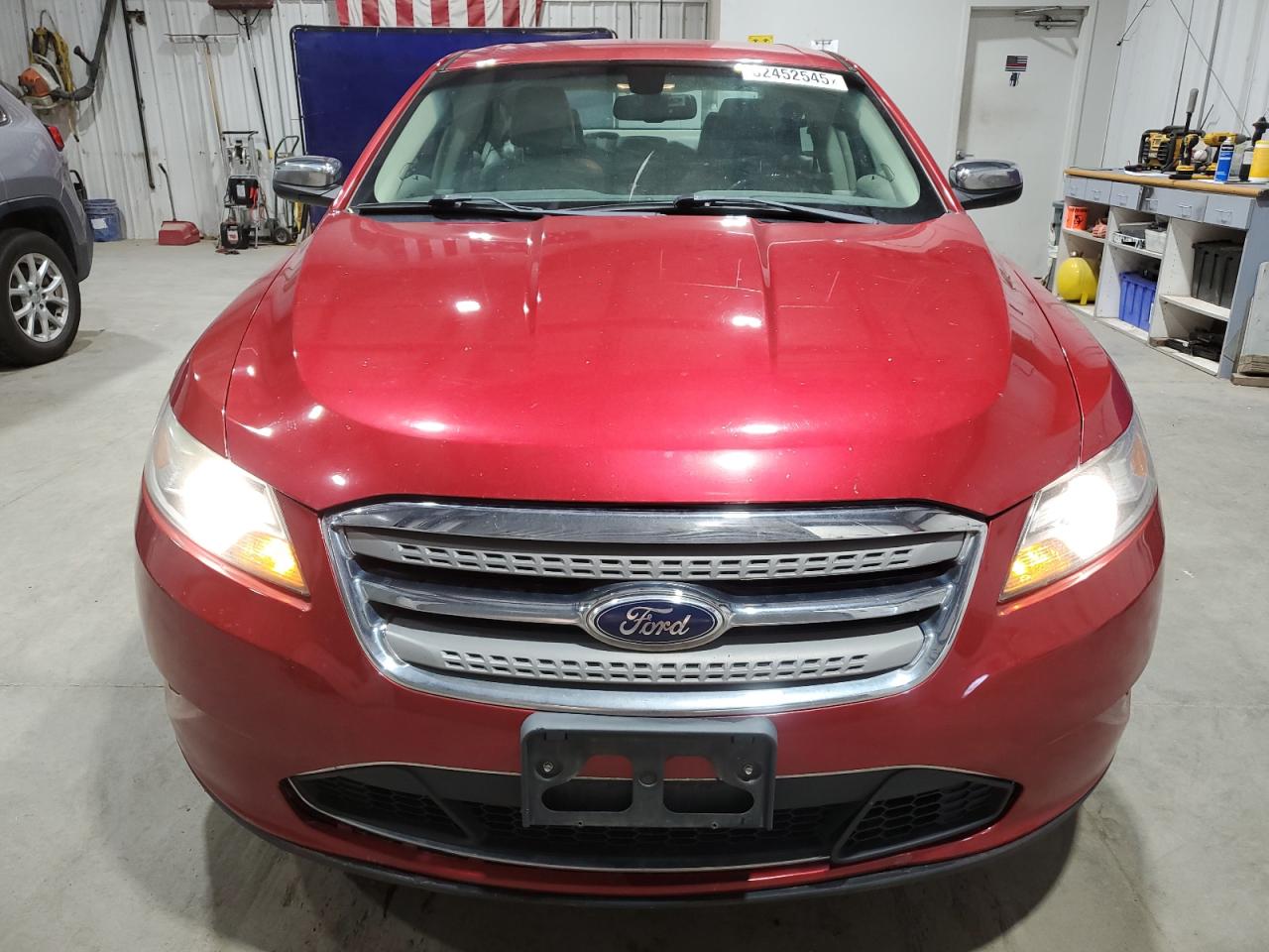 Ford Taurus Limited Image 4