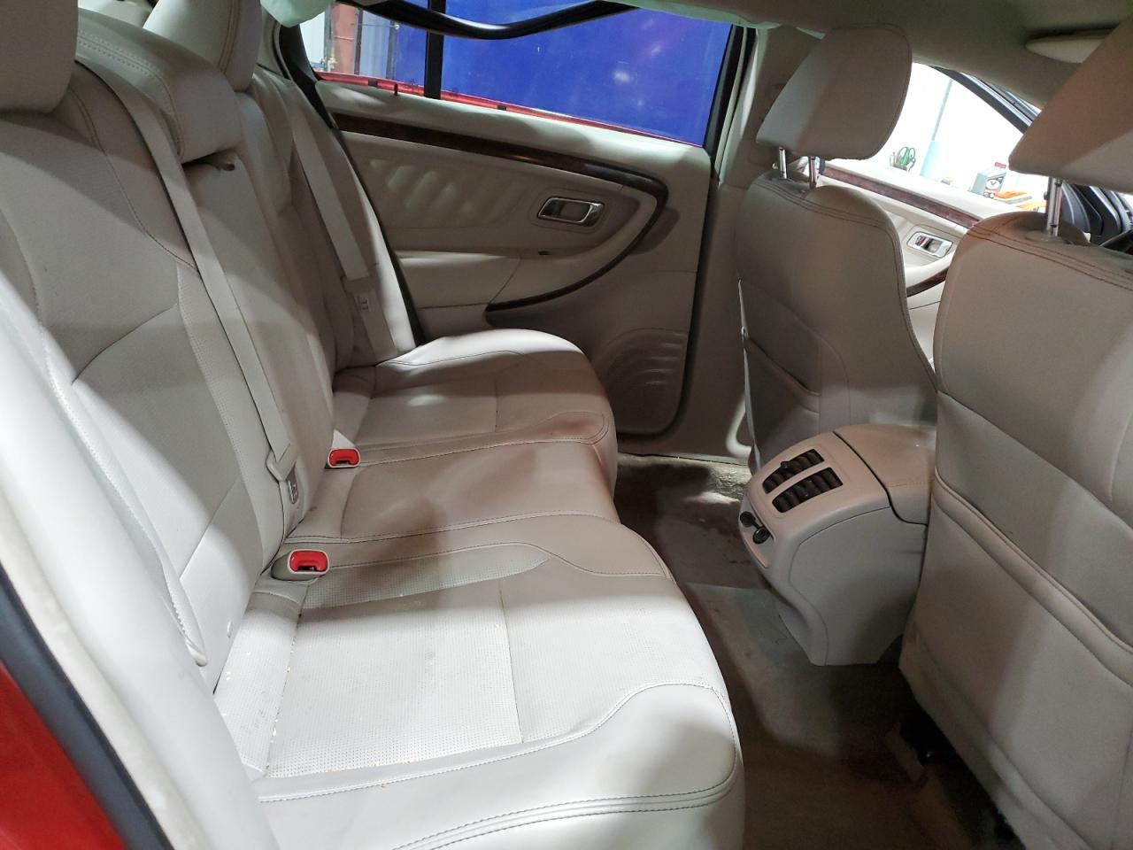 Ford Taurus Limited Image 12