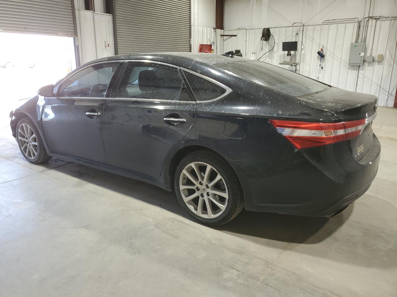 Toyota Avalon Base Image 4