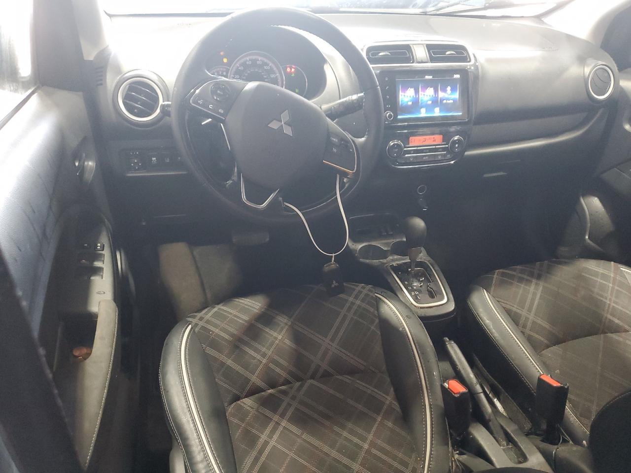 Mitsubishi Mirage Se Image 12