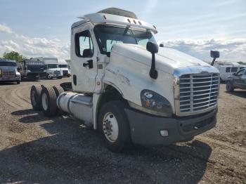  Salvage Freightliner Cascadia 1