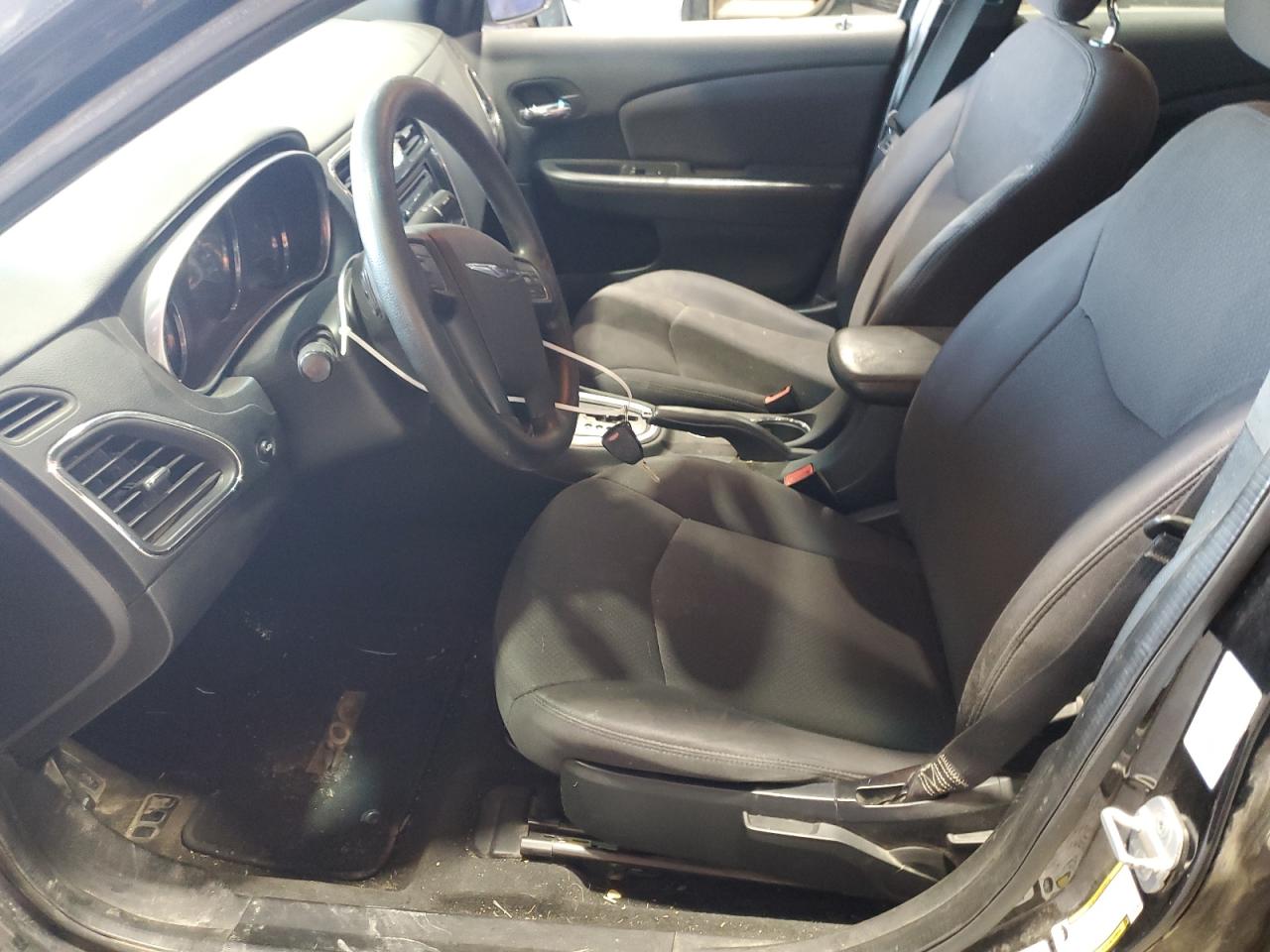 Chrysler 200 Lx Image 10