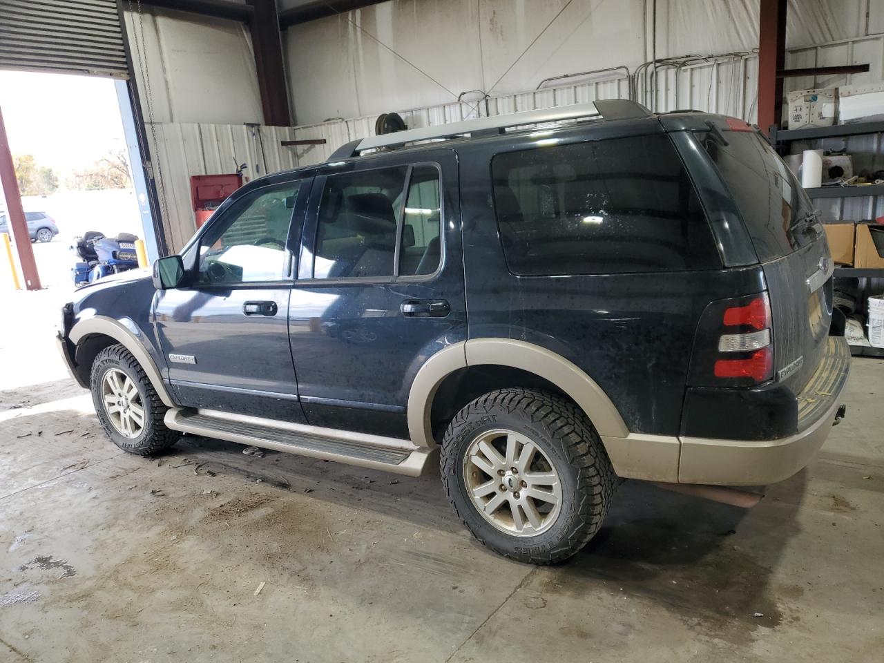 Ford Explorer Eddie Bauer Image 6