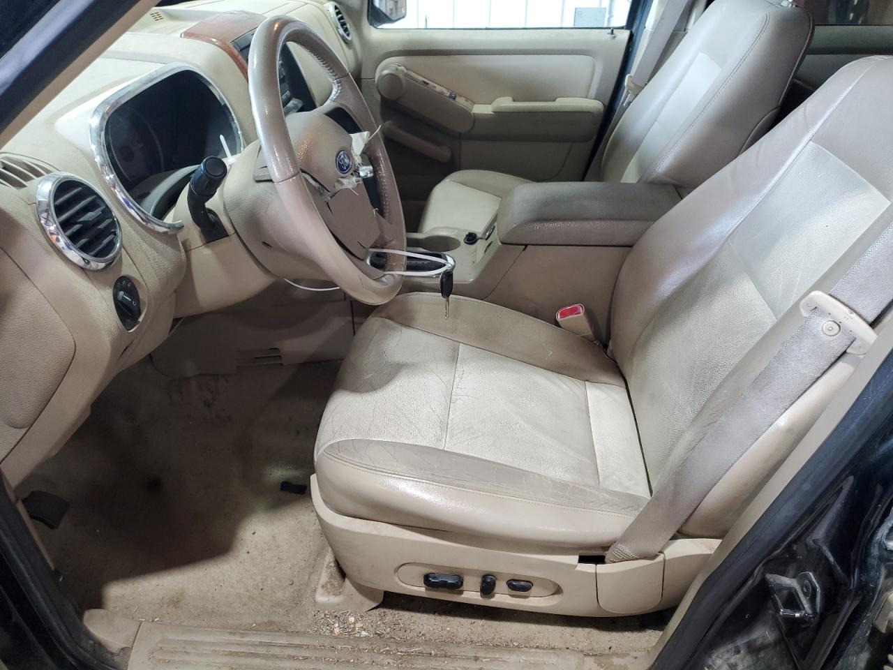 Ford Explorer Eddie Bauer Image 10