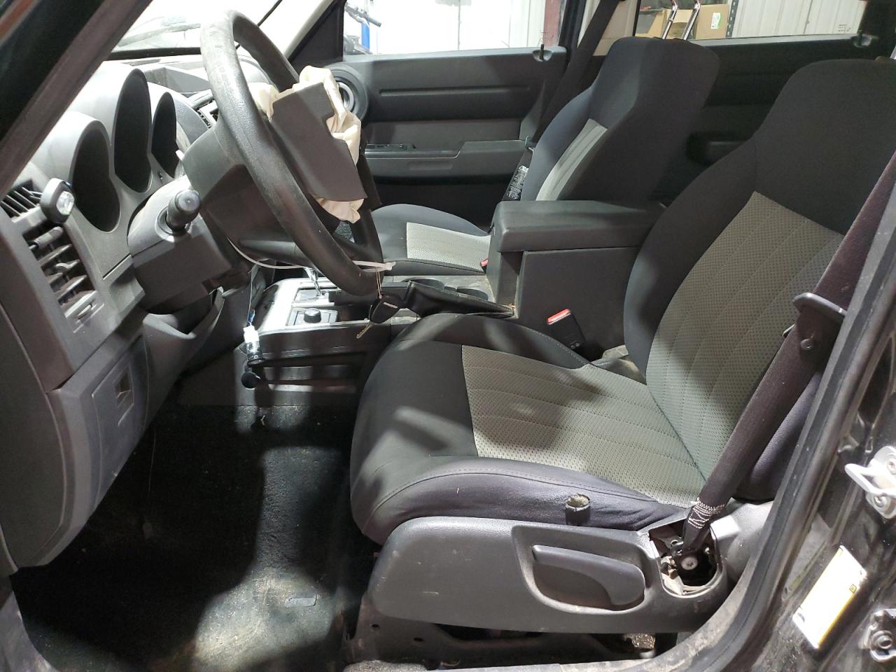 Dodge Nitro Heat Image 9