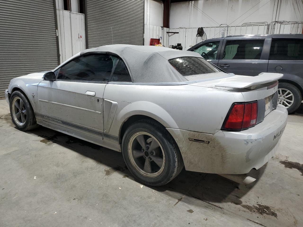 Ford Mustang Image 12