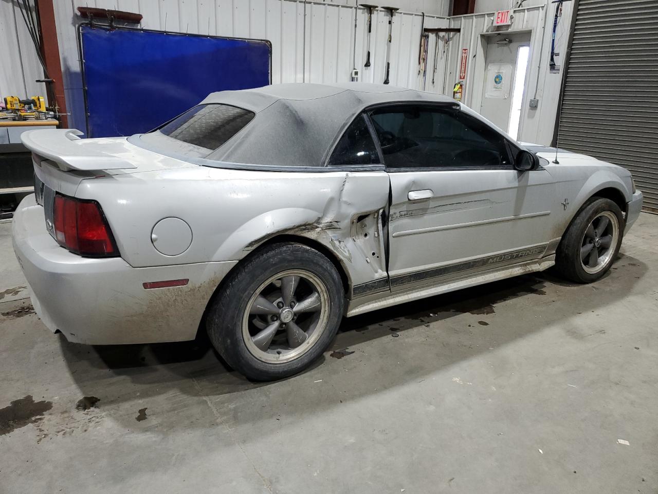 Ford Mustang Image 3