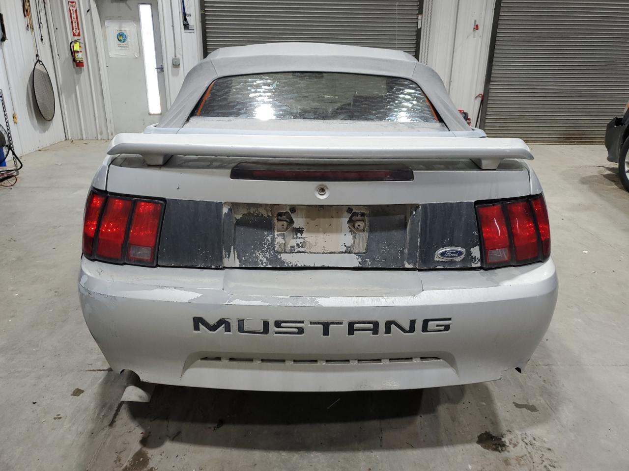 Ford Mustang Image 4