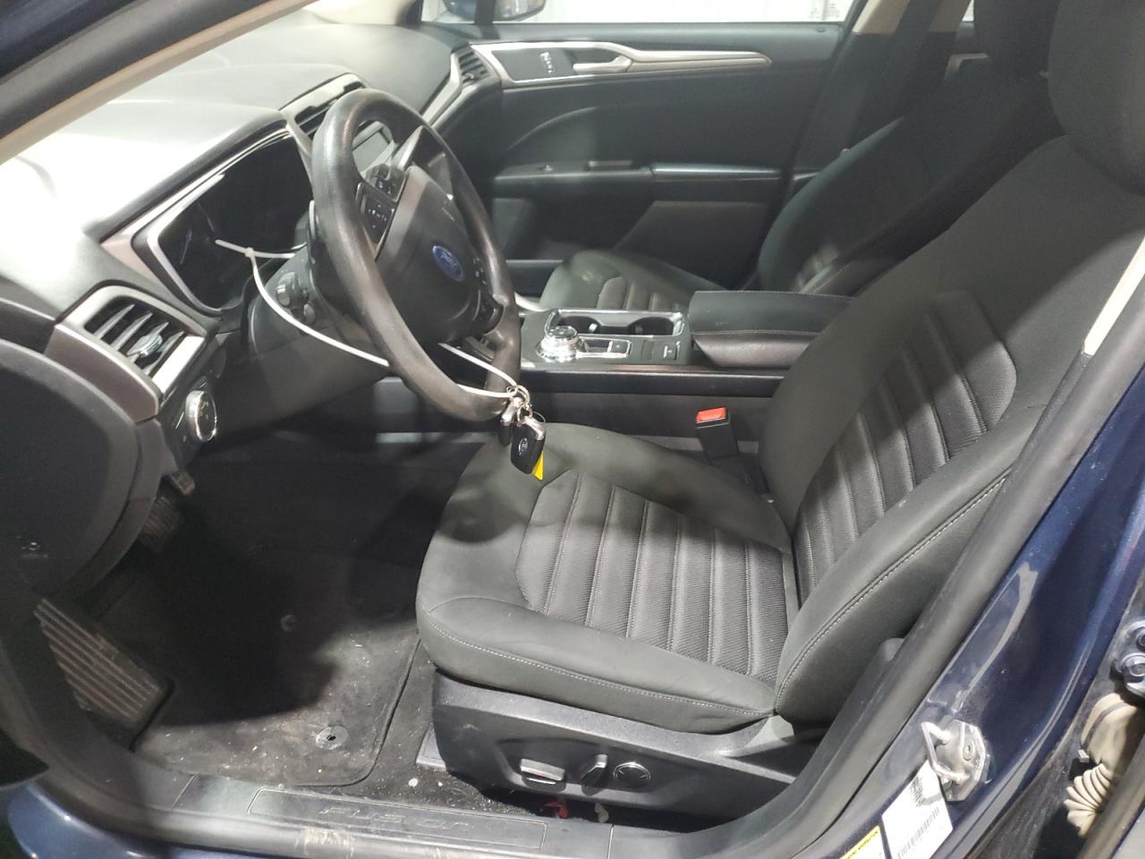 Ford Fusion Se Image 6