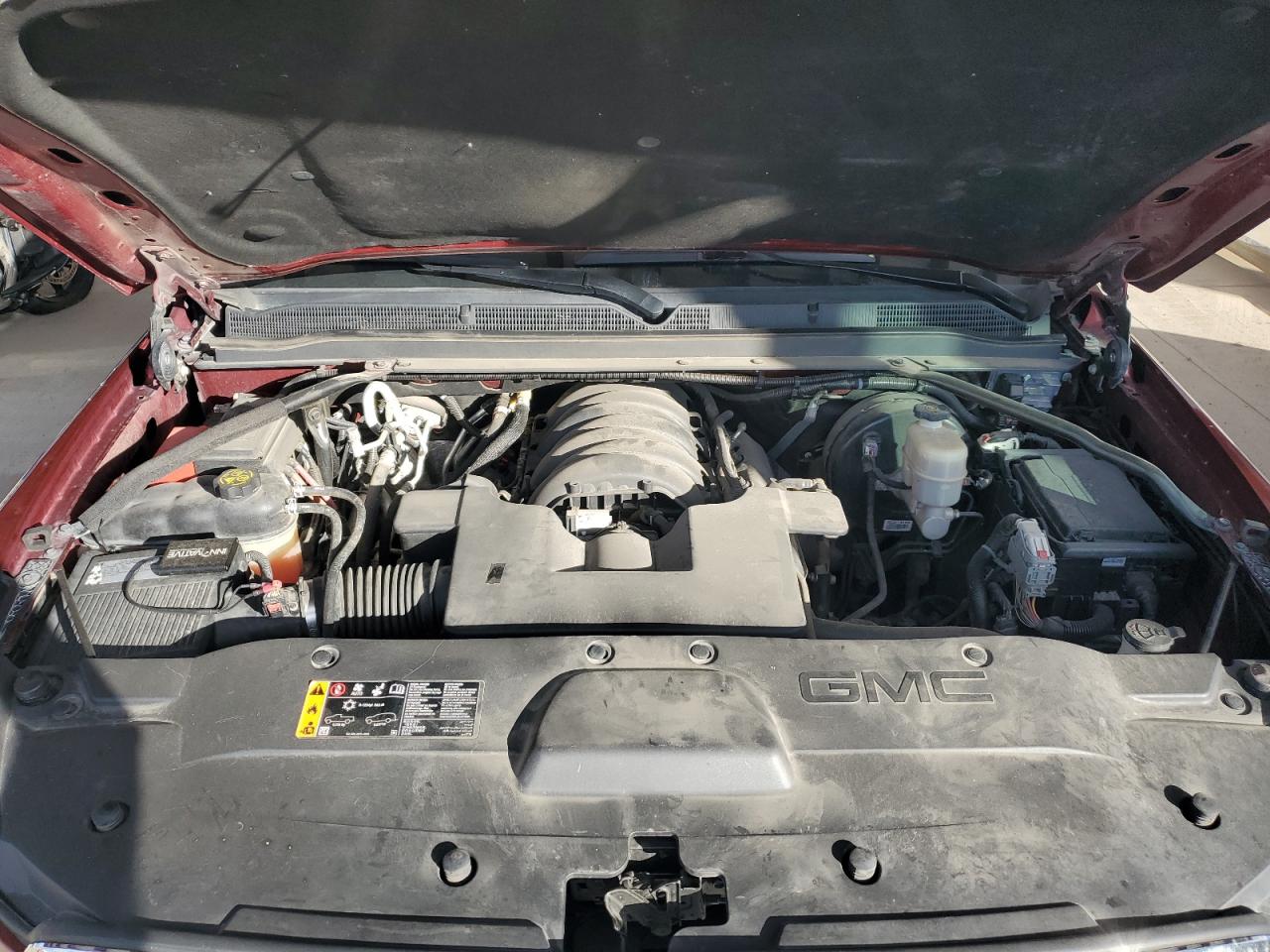 GMC Yukon Denali Image 2