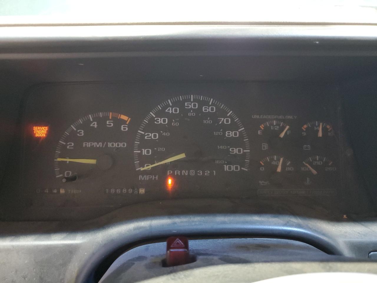 Chevrolet Suburban K1500 Image 12