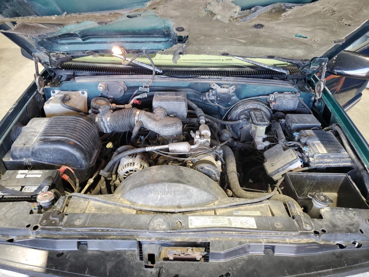 Chevrolet Suburban K1500 Image 11