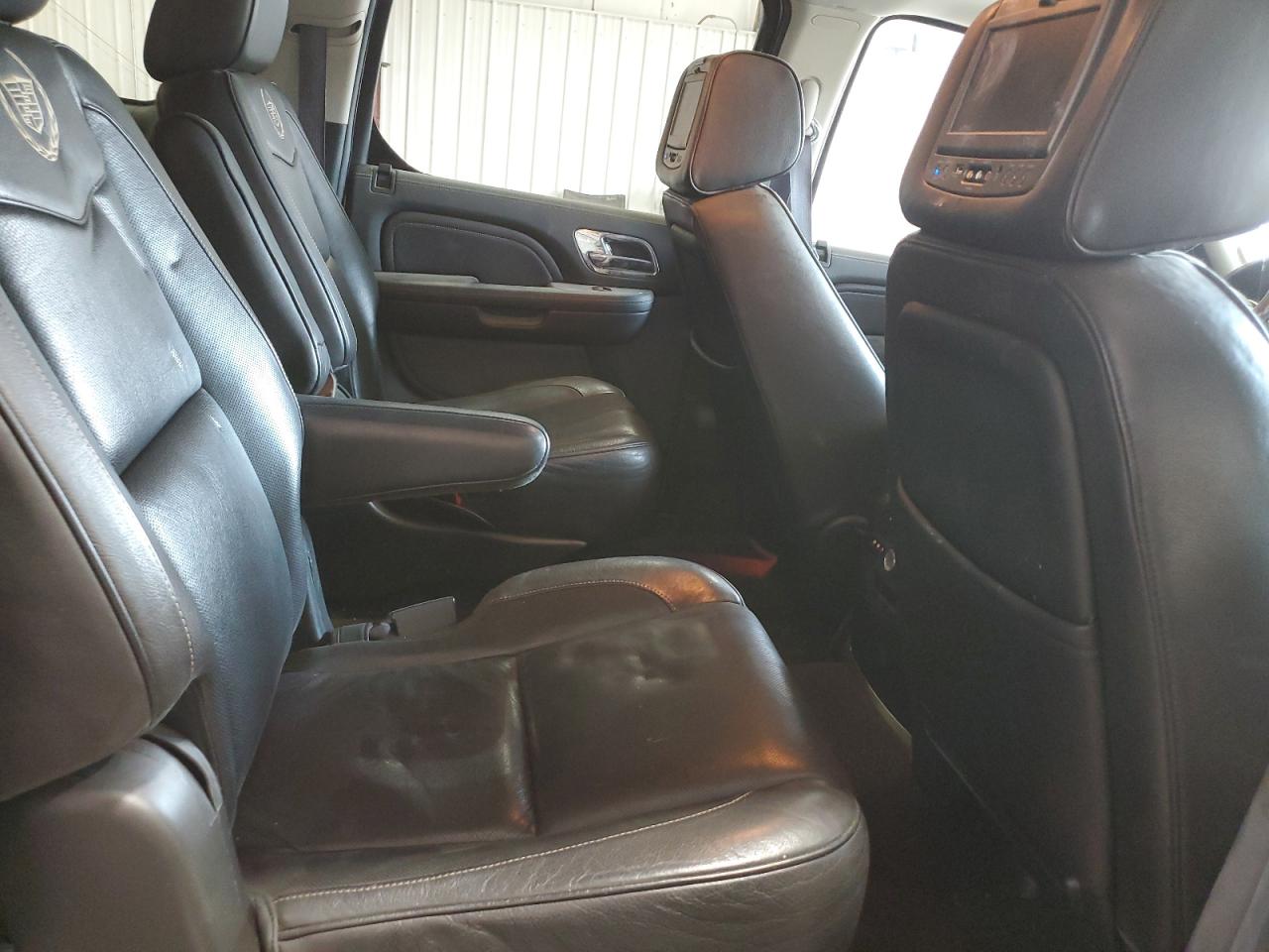 Cadillac Escalade Esv Platinum Image 13