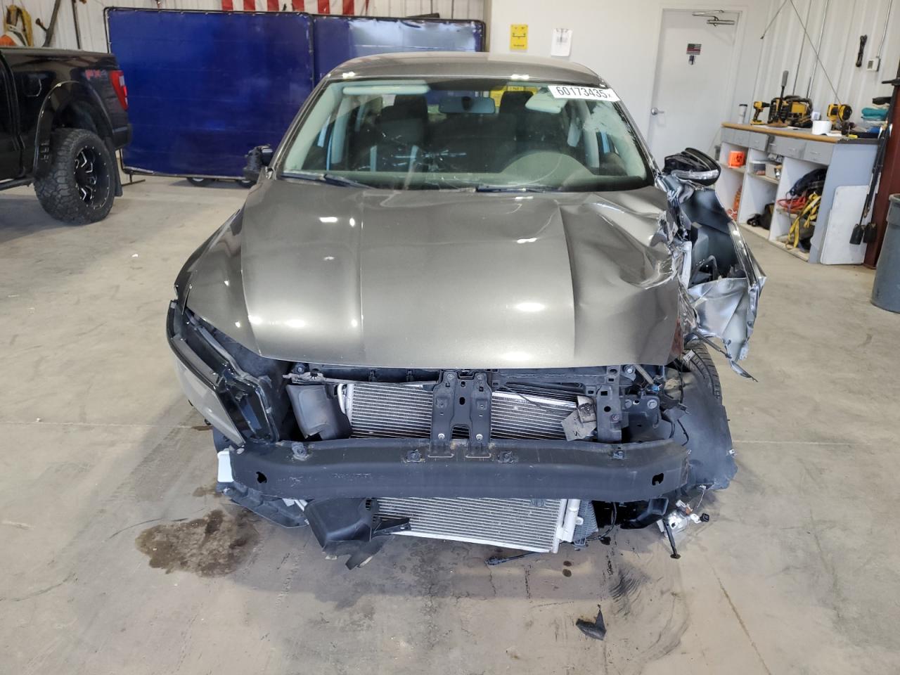 Volkswagen Passat S Image 7