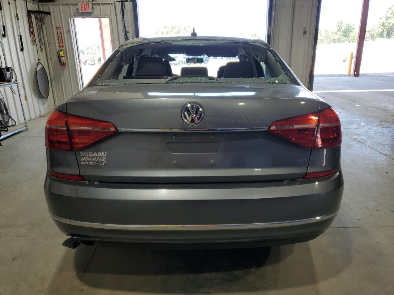 Volkswagen Passat S Image 5