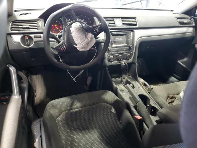 Volkswagen Passat S Image 6