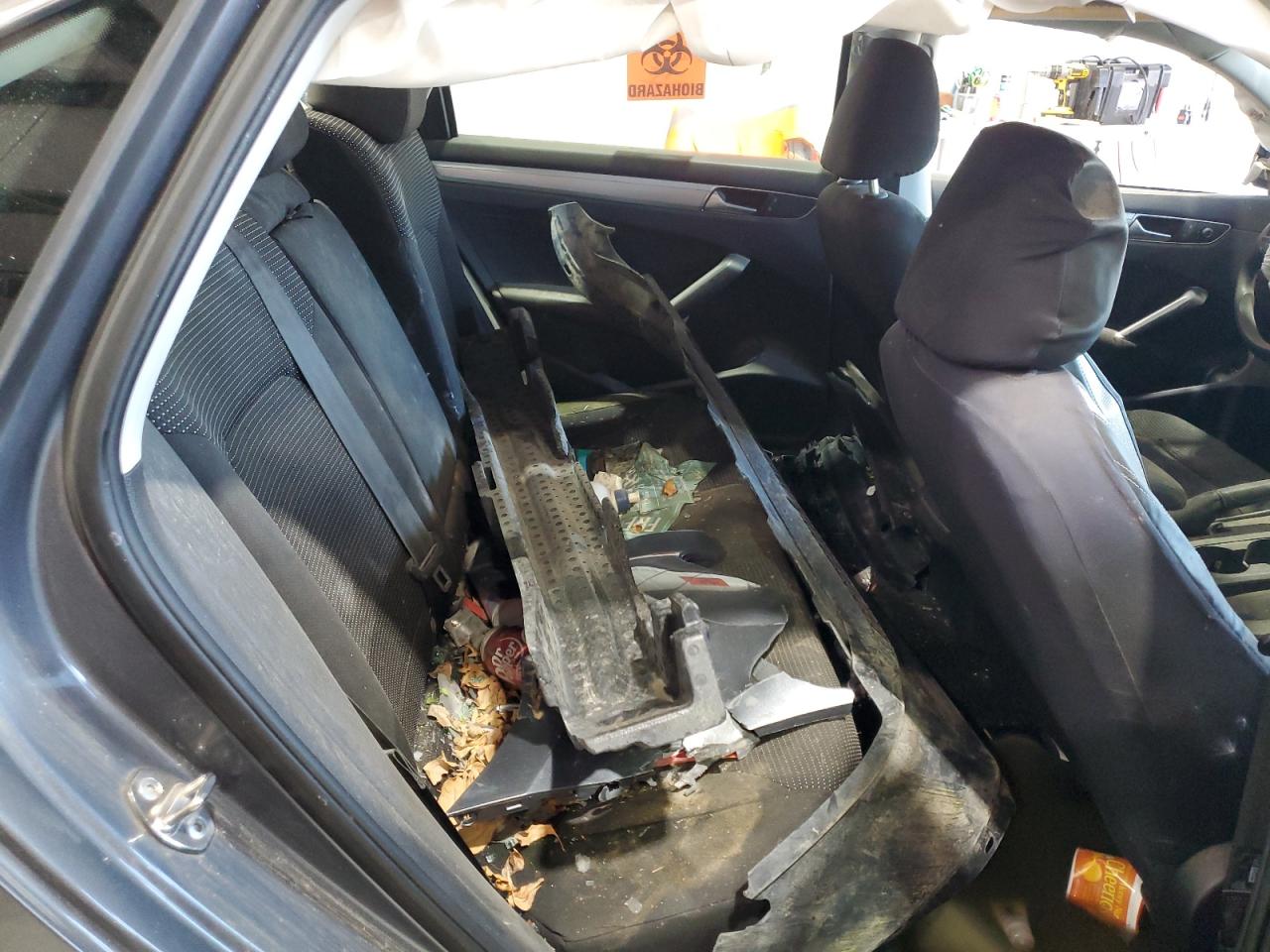 Volkswagen Passat S Image 10