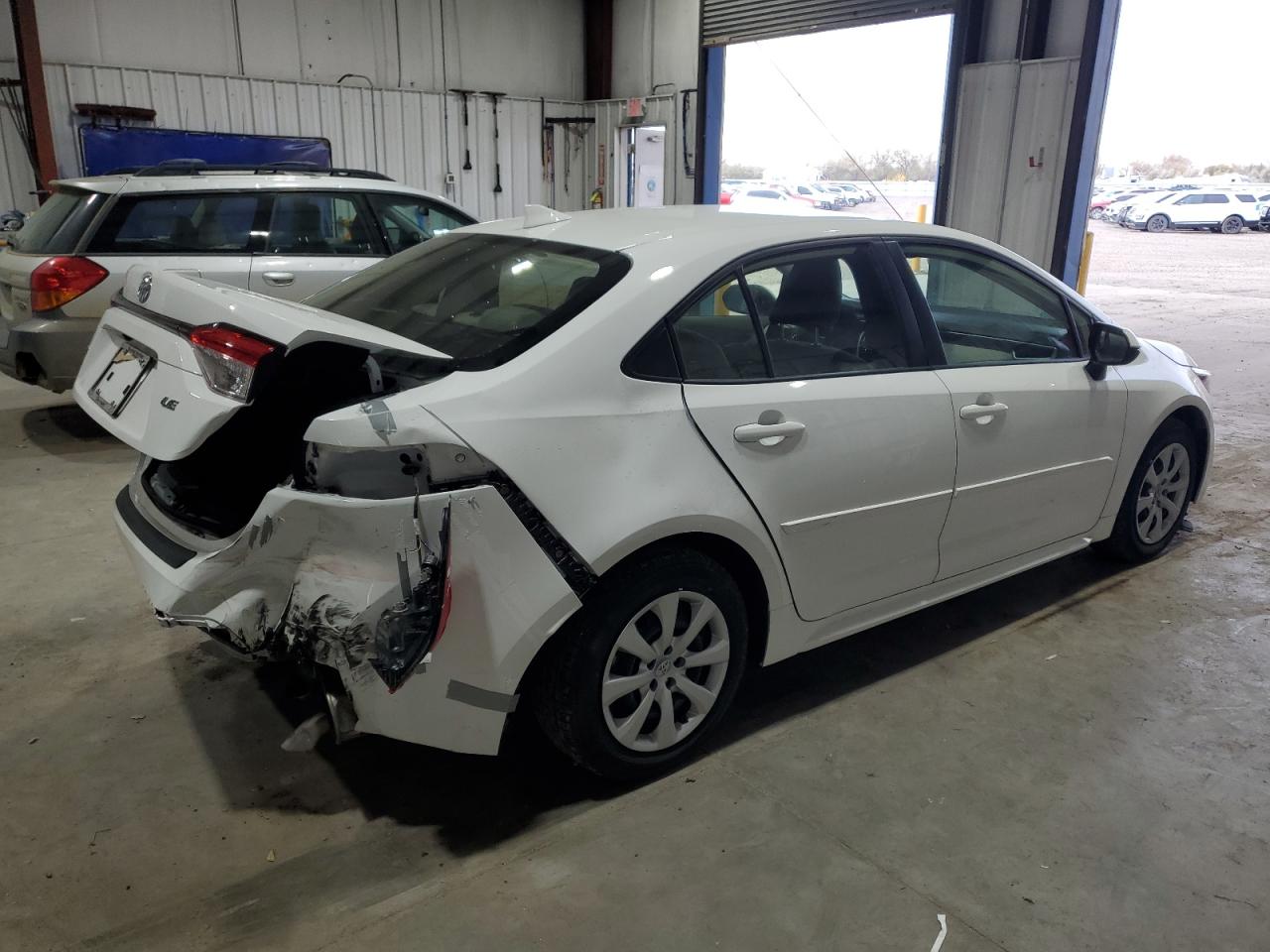 Toyota Corolla Le Image 9