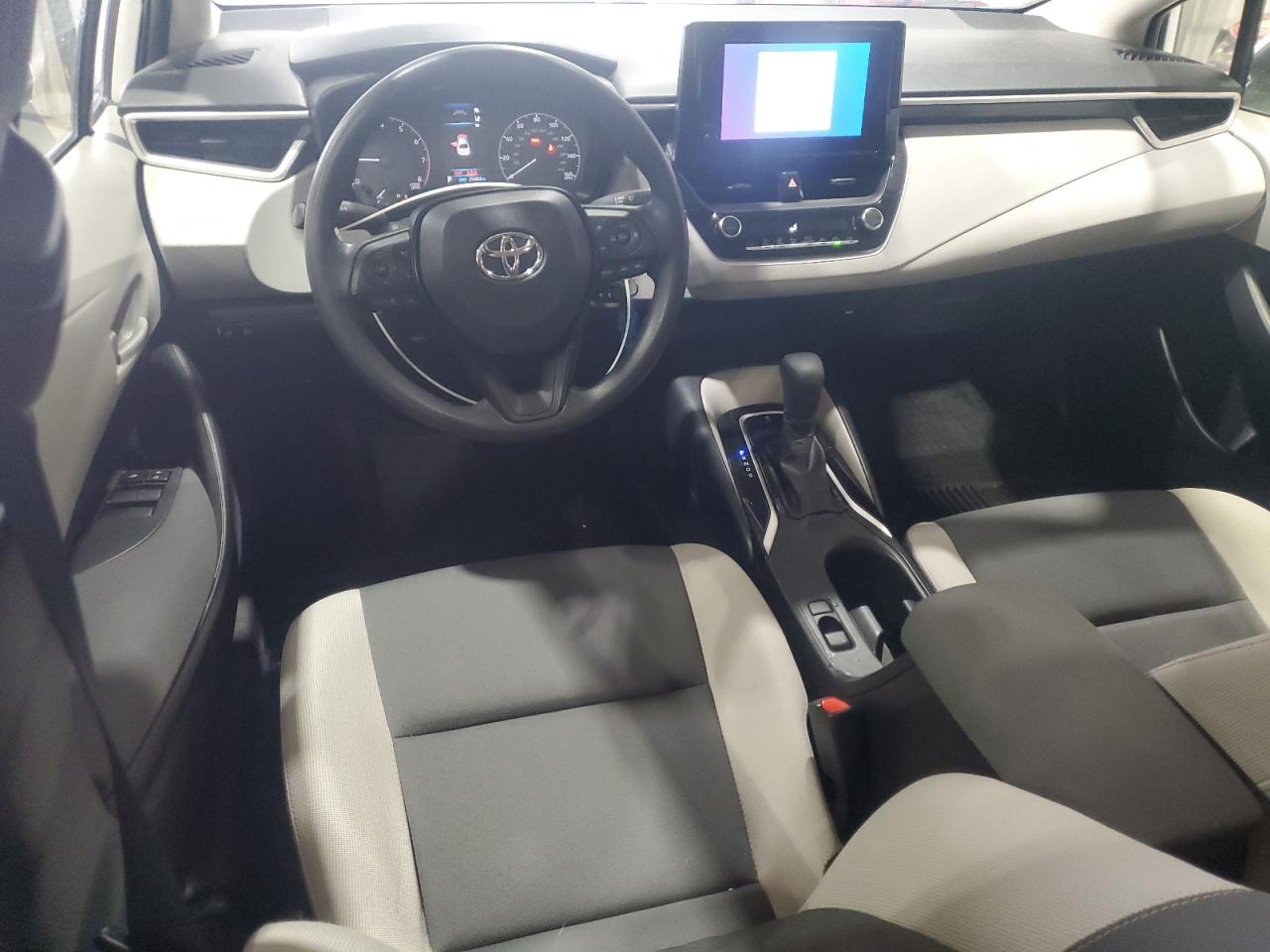 Toyota Corolla Le Image 4