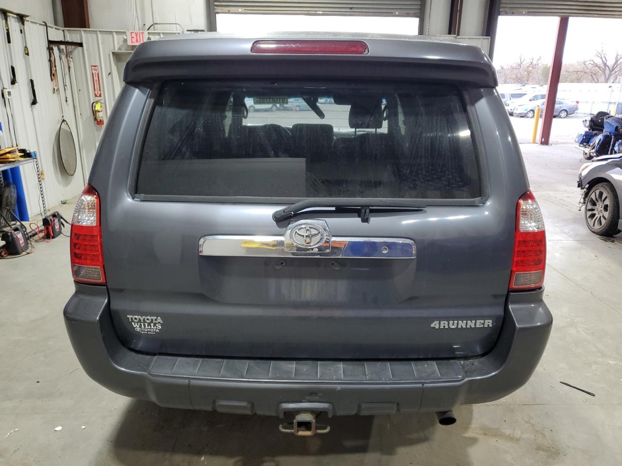 Toyota 4Runner Sr5 Image 6