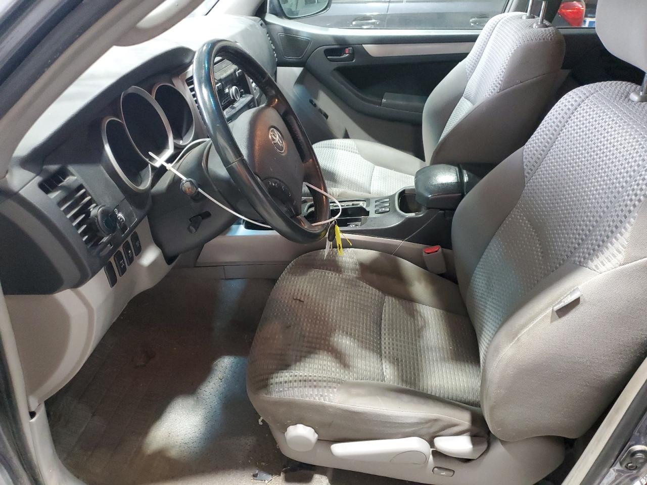 Toyota 4Runner Sr5 Image 11