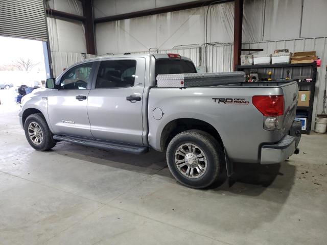 Toyota Tundra Crewmax Image 2