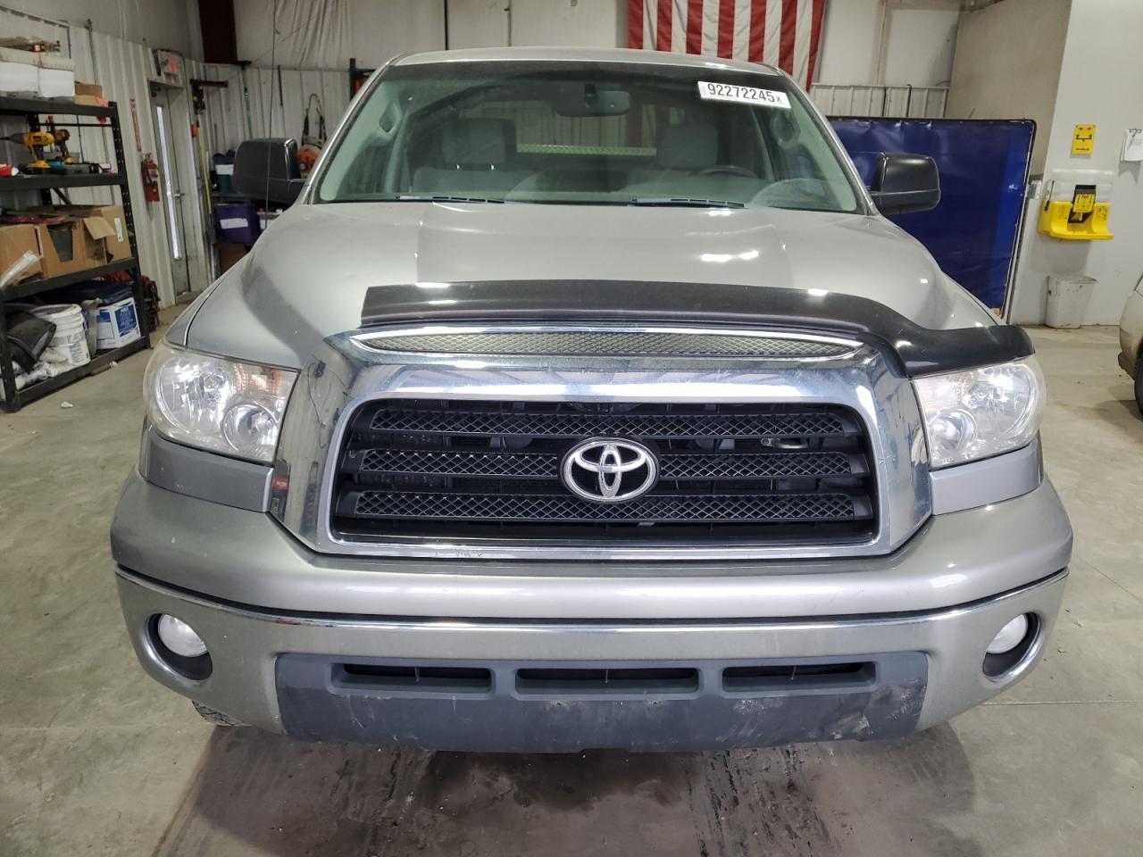 Toyota Tundra Crewmax Image 12