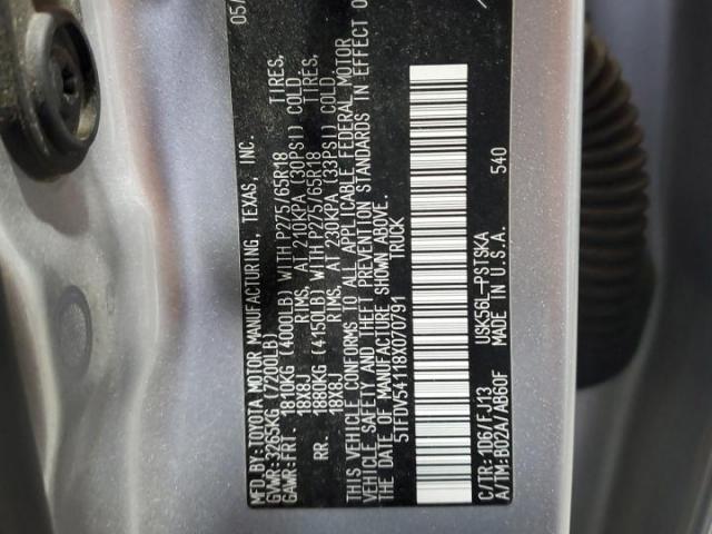 Toyota Tundra Crewmax Image 6