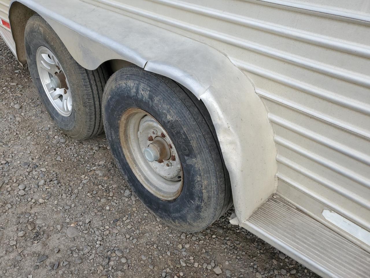 Featherlite Mfg Inc Horse Trai Image 8