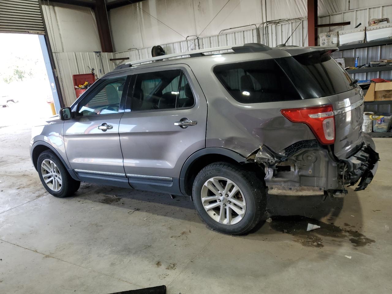 Ford Explorer Xlt Image 3