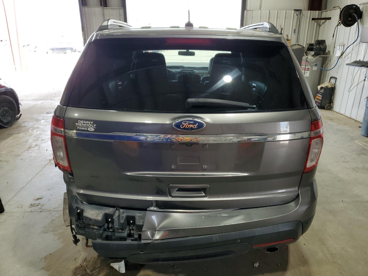 Ford Explorer Xlt Image 12